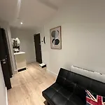 Cozy Retreat In Wembley Park